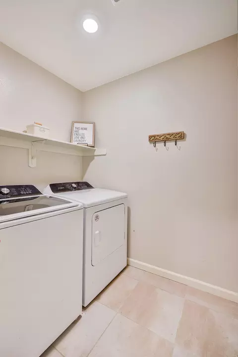 128 E Porter Ave, Visalia, CA 93291 photo 31