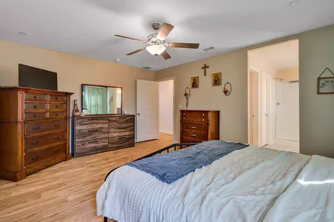 128 E Porter Ave, Visalia, CA 93291 photo 22