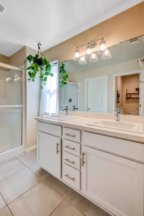 128 E Porter Ave, Visalia, CA 93291 photo 24