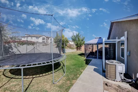 128 E Porter Ave, Visalia, CA 93291 photo 41