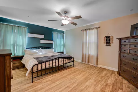 128 E Porter Ave, Visalia, CA 93291 photo 20