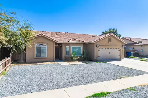 1214 Pine Dr, Lemoore, CA 93245