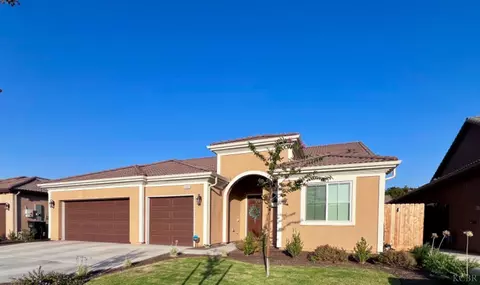 2337 N Cabernet Pl, Hanford, CA 93230