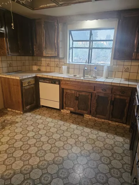 2424 E Harvard Ct, Visalia, CA 93292 photo 3