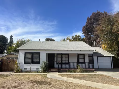 631 N Locust St, Visalia, CA 93291