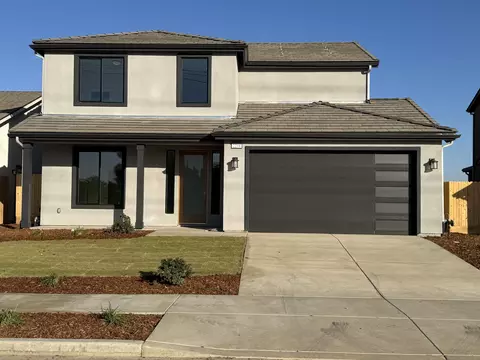 2218 S Burke St, Visalia, CA 93292