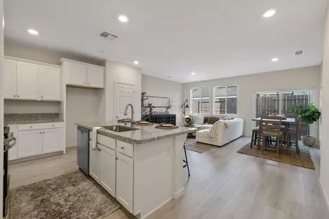 3206 E Seeger Ave, Visalia, CA 93292 photo 7