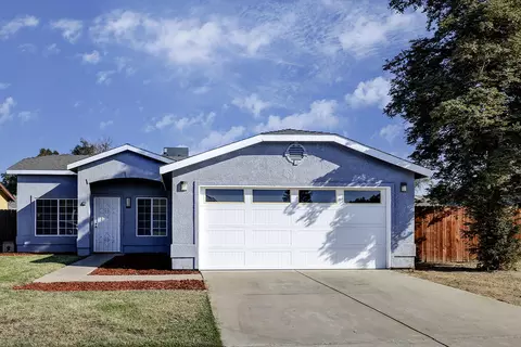 2036 Cochran Ave, Tulare, CA 93274