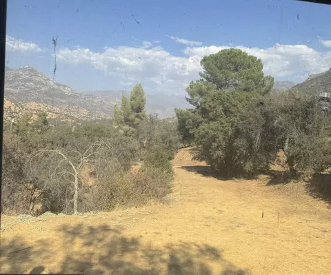 43927 Skyline Dr, Three Rivers, CA 93271 photo 7