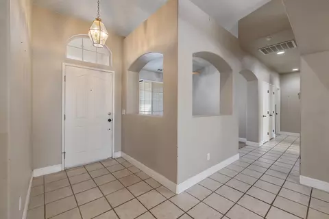 2105 Shell Ct, Tulare, CA 93274 photo 5