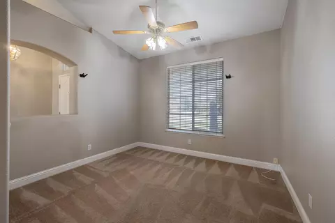 2105 Shell Ct, Tulare, CA 93274 photo 10