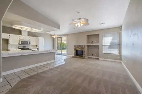 2105 Shell Ct, Tulare, CA 93274 photo 11