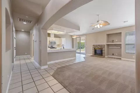 2105 Shell Ct, Tulare, CA 93274 photo 7