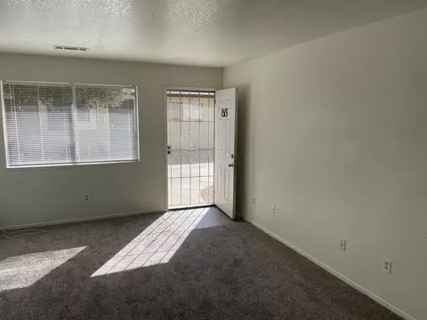 1513 E Douglas Ave, Visalia, CA 93292 photo 8