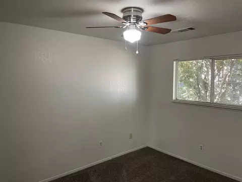 1513 E Douglas Ave, Visalia, CA 93292 photo 12