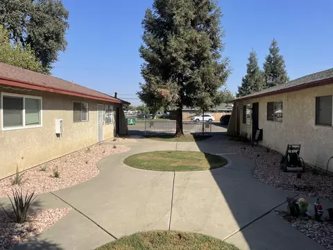1513 E Douglas Ave, Visalia, CA 93292 photo 6