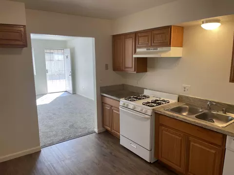 1513 E Douglas Ave, Visalia, CA 93292 photo 9