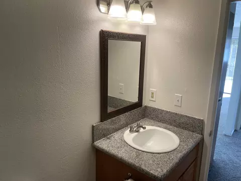 1513 E Douglas Ave, Visalia, CA 93292 photo 13
