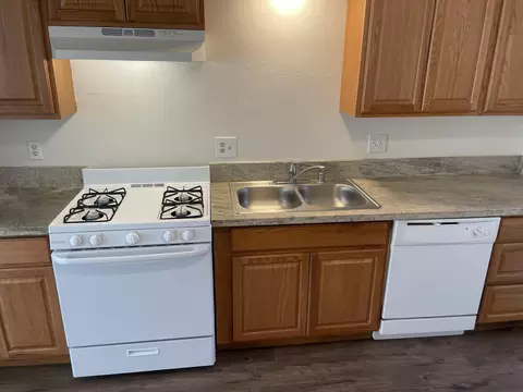1513 E Douglas Ave, Visalia, CA 93292 photo 10