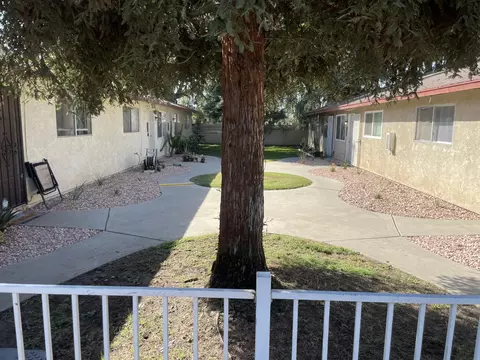 1513 E Douglas Ave, Visalia, CA 93292 photo 3