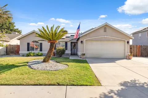 971 Yosemite Dr, Lemoore, CA 93245