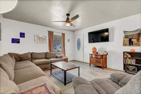 1912 E Vassar Dr, Visalia, CA 93292 photo 6