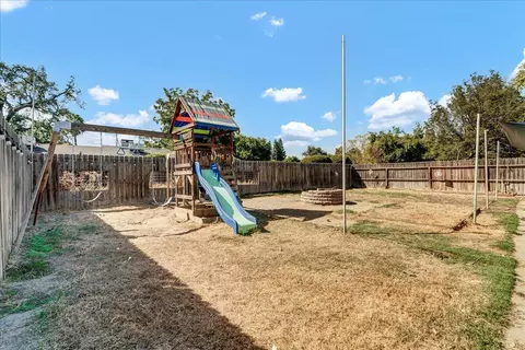 1912 E Vassar Dr, Visalia, CA 93292 photo 23
