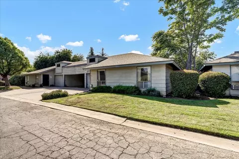 1912 E Vassar Dr, Visalia, CA 93292 photo 2