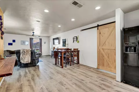 1912 E Vassar Dr, Visalia, CA 93292 photo 13