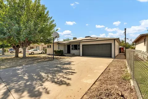 787 N Camelia Ave, Farmersville, CA 93223