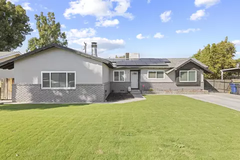 1964 E Bardsley Ave, Tulare, CA 93274