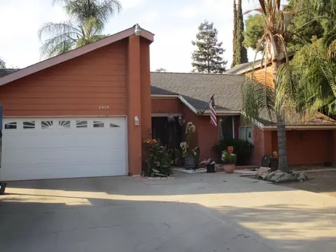 1919 E Andrea Ct, Visalia, CA 93292