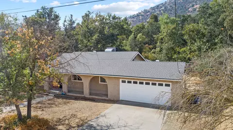 43019 N Kaweah River Dr, Three Rivers, CA 93271