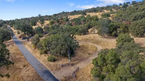 000 Whitaker Forrest Rd, Badger, CA 93603 photo 2