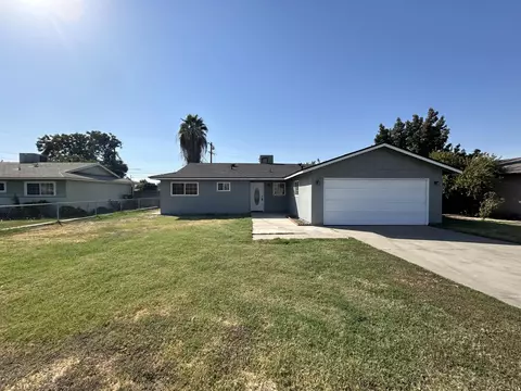 1045 Farmersville Rd, Farmersville, CA 93223