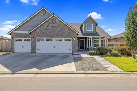 1751 Softwind Dr, Tulare, CA 93274