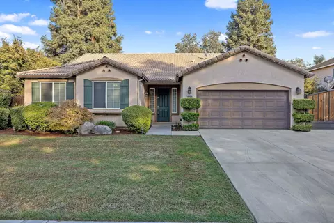 2042 N Kent St, Visalia, CA 93291