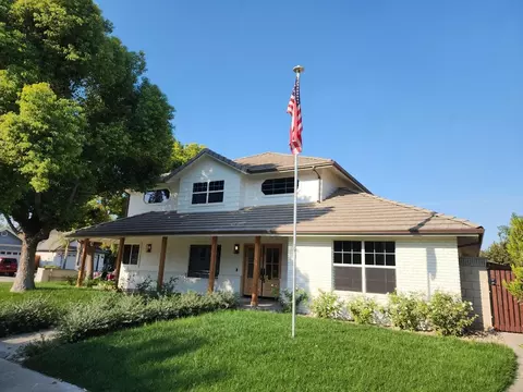 500 Lone Oak Ct, Exeter, CA 93221