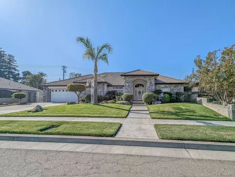 235 E Washington Ave, Tulare, CA 93274