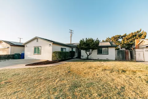 127 Whittier Ct, Exeter, CA 93221