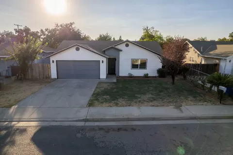 1105 San Carlos St, Porterville, CA 93257