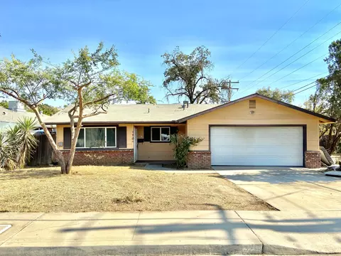 170 N Esther St, Porterville, CA 93257