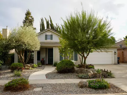 839 W Kimball Ave, Visalia, CA 93277
