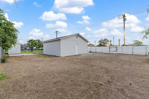 636 Fox St, Lemoore, CA 93245 photo 17