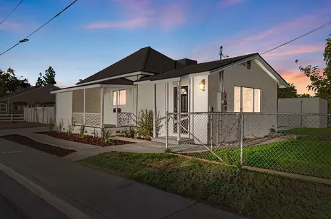 636 Fox St, Lemoore, CA 93245 photo 2