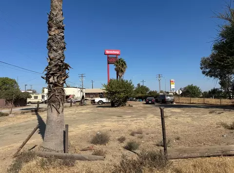761 N Market Rd, Earlimart, CA 93219