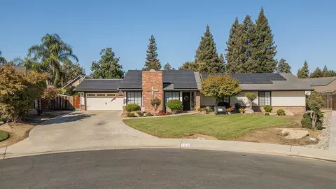 185 Redwood Drive Cir, Reedley, CA 93654