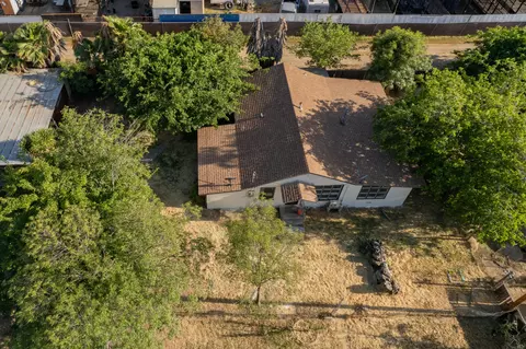 23529 Ave 56, Ducor, CA 93218 photo 5