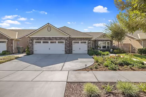 3807 W Clinton Ave, Visalia, CA 93291