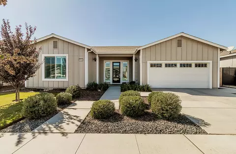1926 N Frontier St, Hanford, CA 93230